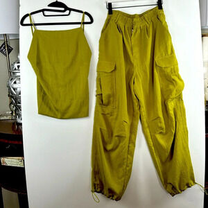 House of Harlow 1960 Green Cropped Cargo Pants